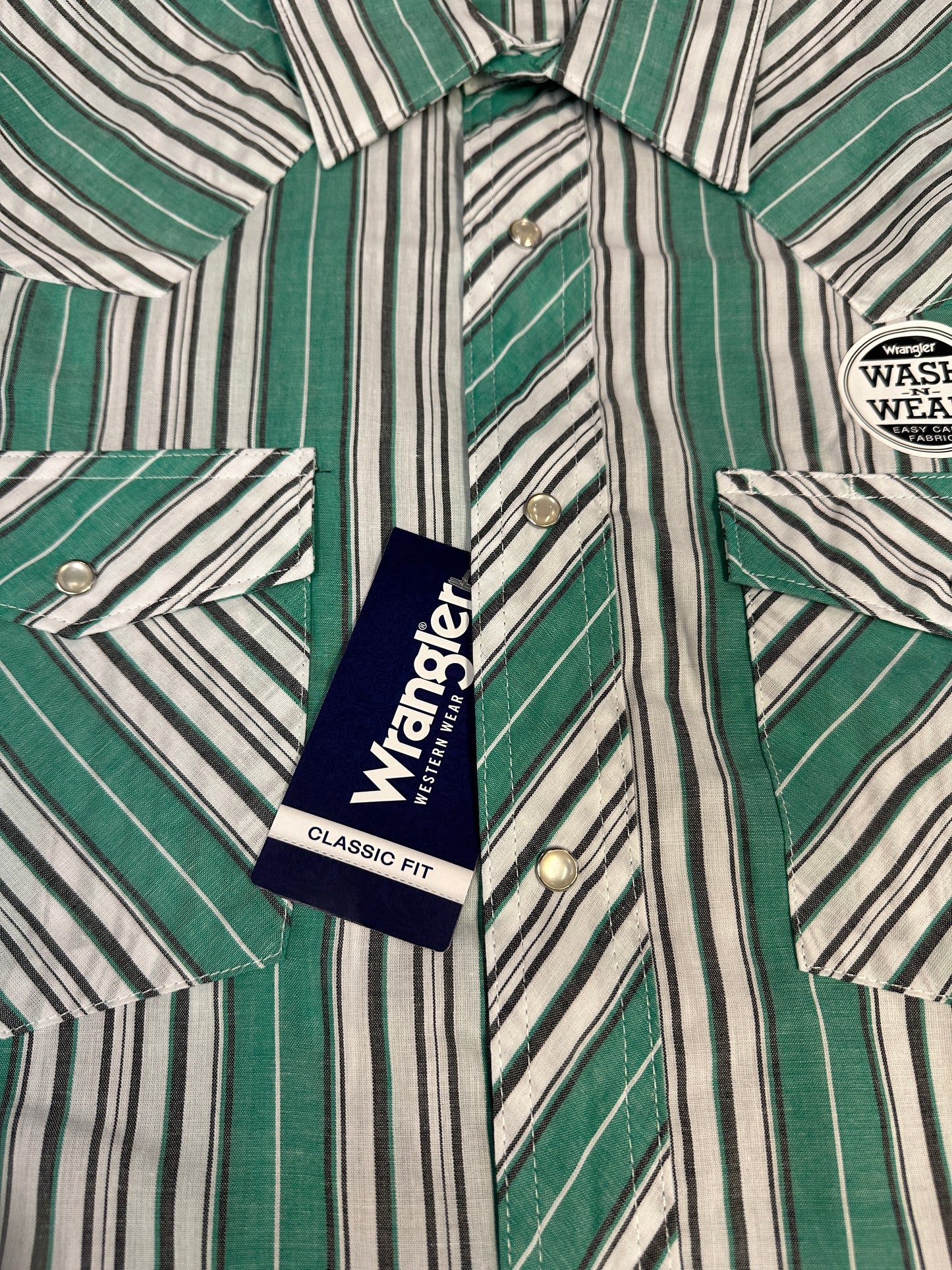Wrangler Men's Short Sleeve Shirt with Stripes