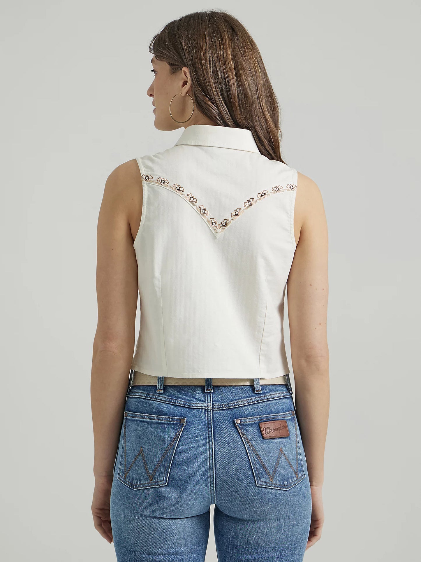 Wrangler Women's Embroidered Western Snap Crop Tank in Egret