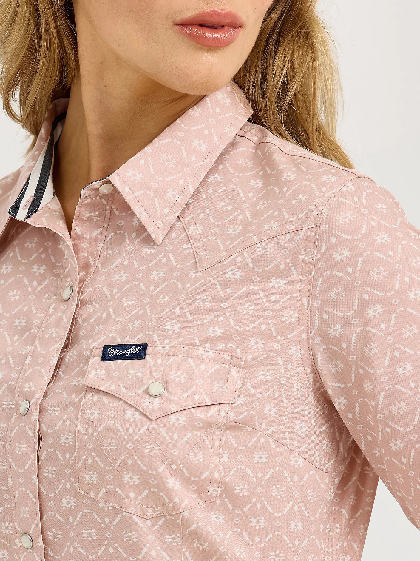 Wrangler Women's All Occasion Blush Pink Western Snap Shirt