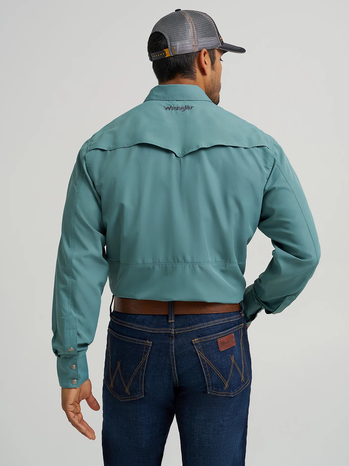 Wrangler Men's Performance Snap Long Sleeve Solid Pine Shirt