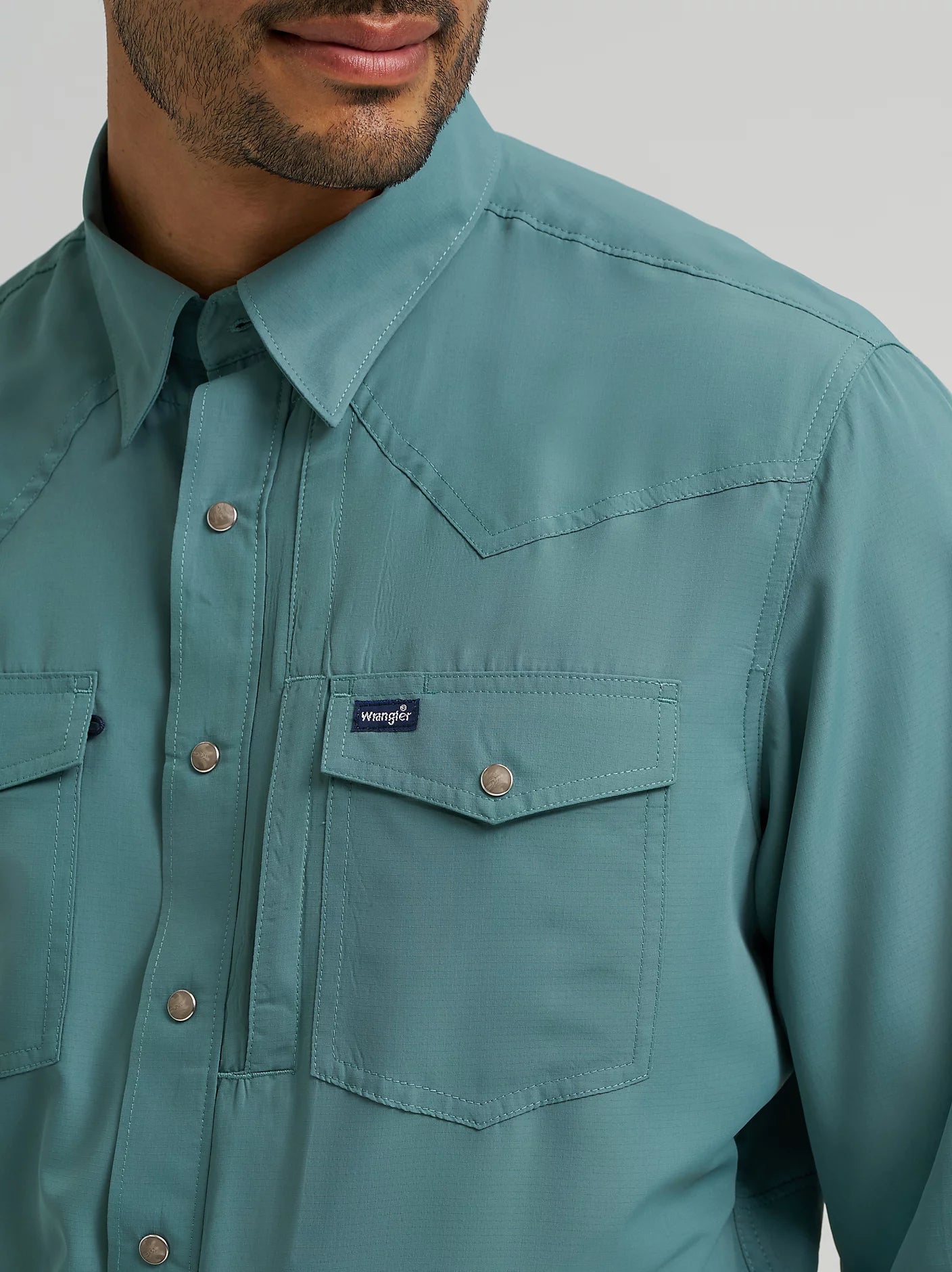 Wrangler Men's Performance Snap Long Sleeve Solid Pine Shirt