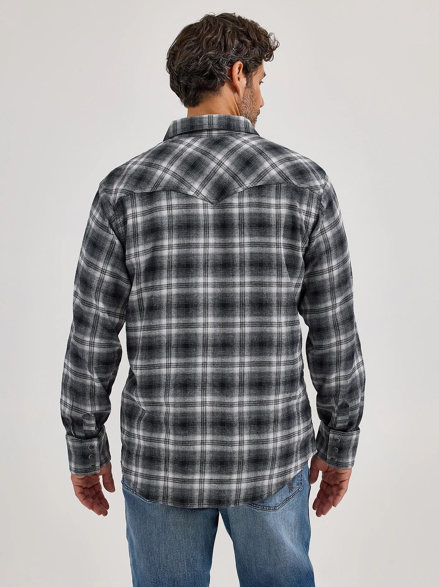 Wrangler Men's Retro Long Sleeve Flannel Western Snap Charcoal Gray Plaid Shirt