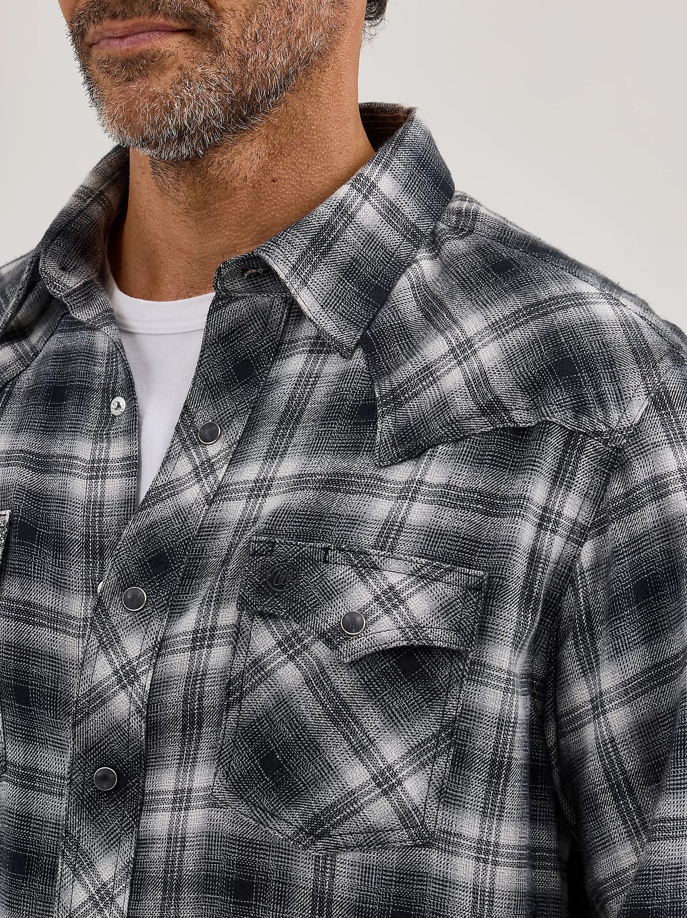 Wrangler Men's Retro Long Sleeve Flannel Western Snap Charcoal Gray Plaid Shirt