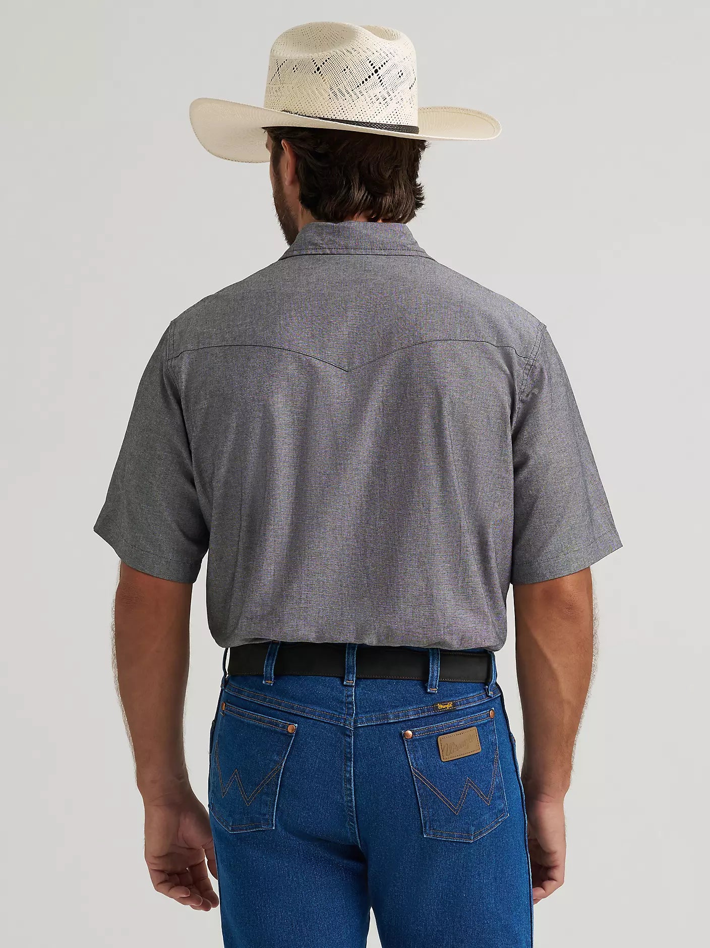 Wrangler Men's Cowboy Cut Short Sleeve Classic Chambray Work Western Shirt