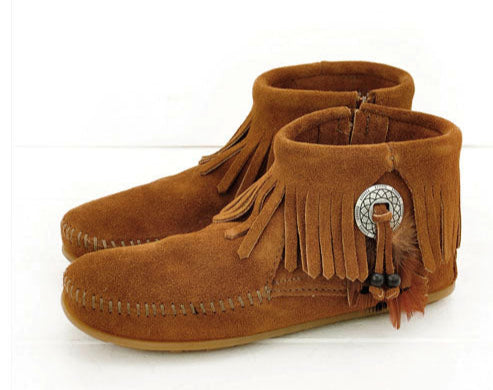 Minnetonka Women's Brown Concho Feather Boot