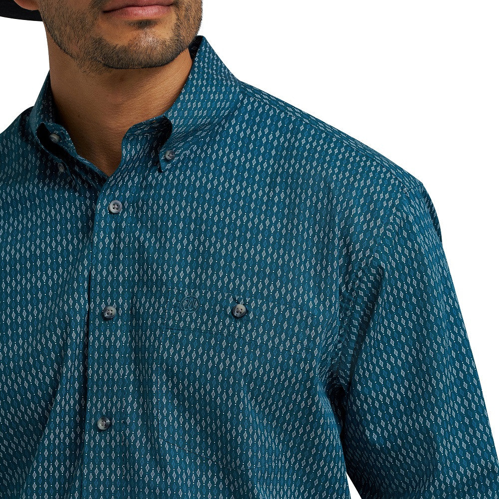 Wrangler Men's Classic Long Sleeve Blue Shirt - Relaxed Fit