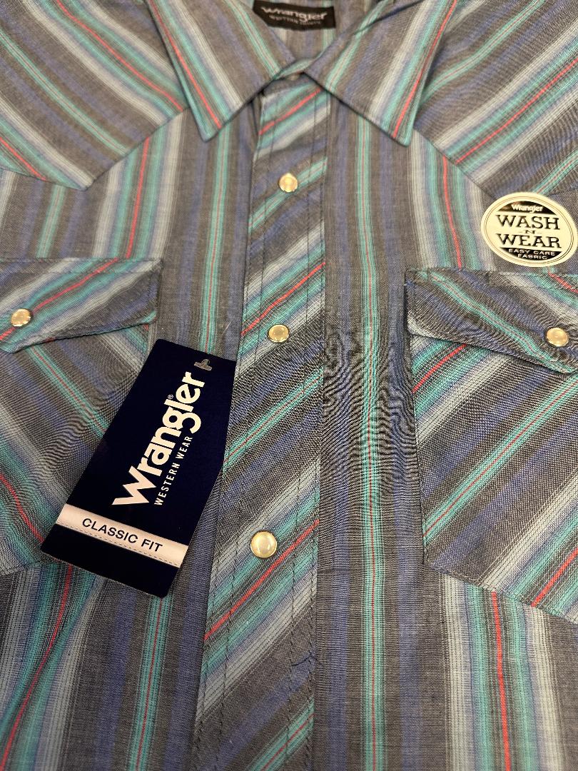 Wrangler Men's Short Sleeve Shirt with Stripes