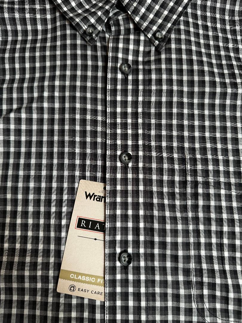 Wrangler Men's Long Sleeve Riata Classic Fit Shirt - Black & White Plaid